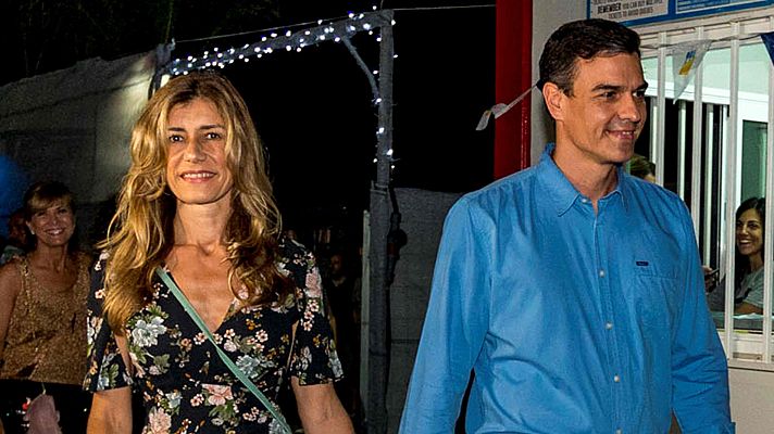 Telediario 1 - PP y Cs preguntan a Sánchez por el uso del avión oficial para ir al FIB y Calvo defiende que antes tuvo "agenda institucional"