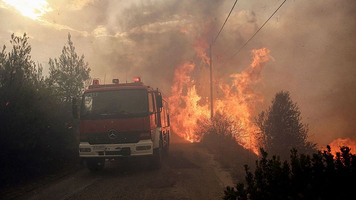 Al menos 24 muertos y más de centenar de heridos en Grecia por varios incendios