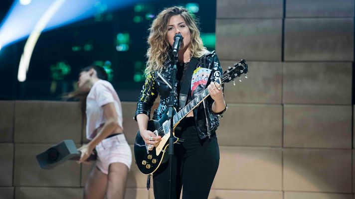 Bailando con las estrellas - Miriam canta su primer single, "Hay algo en mí"