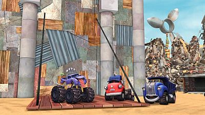 Build a junk castle - TruckTown en inglés | Watch