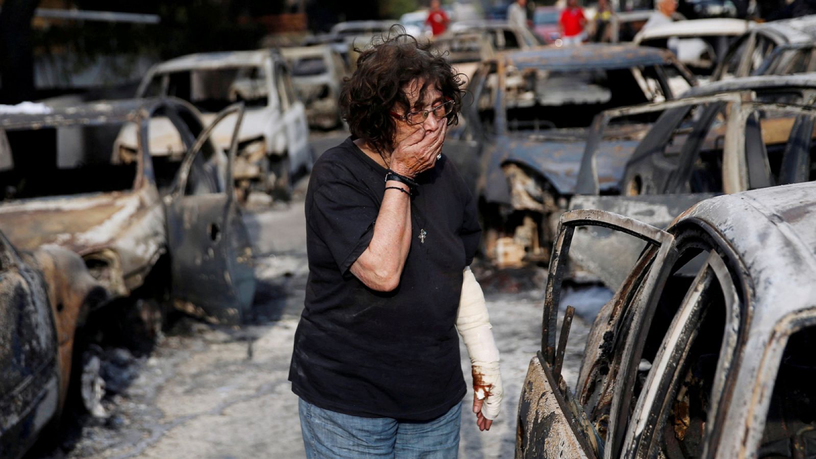 Grecia busca a los desaparecidos de los incendios que han dejado ya 76 muertos - Informativo 24h | Ver