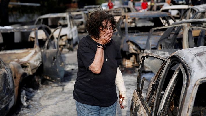 Grecia busca a los desaparecidos de los incendios que han dejado ya 76 muertos