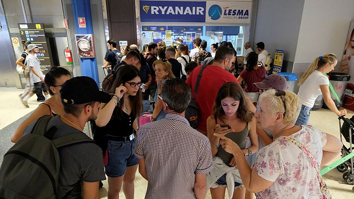 Telediario 1 - Primer día de huelga de Ryanair