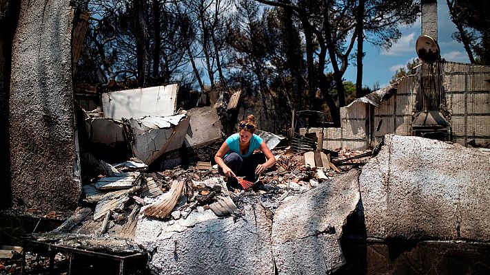 Telediario 1 - Grecia trata de recuperar la normalidad tras el devastador incendio de Atica
