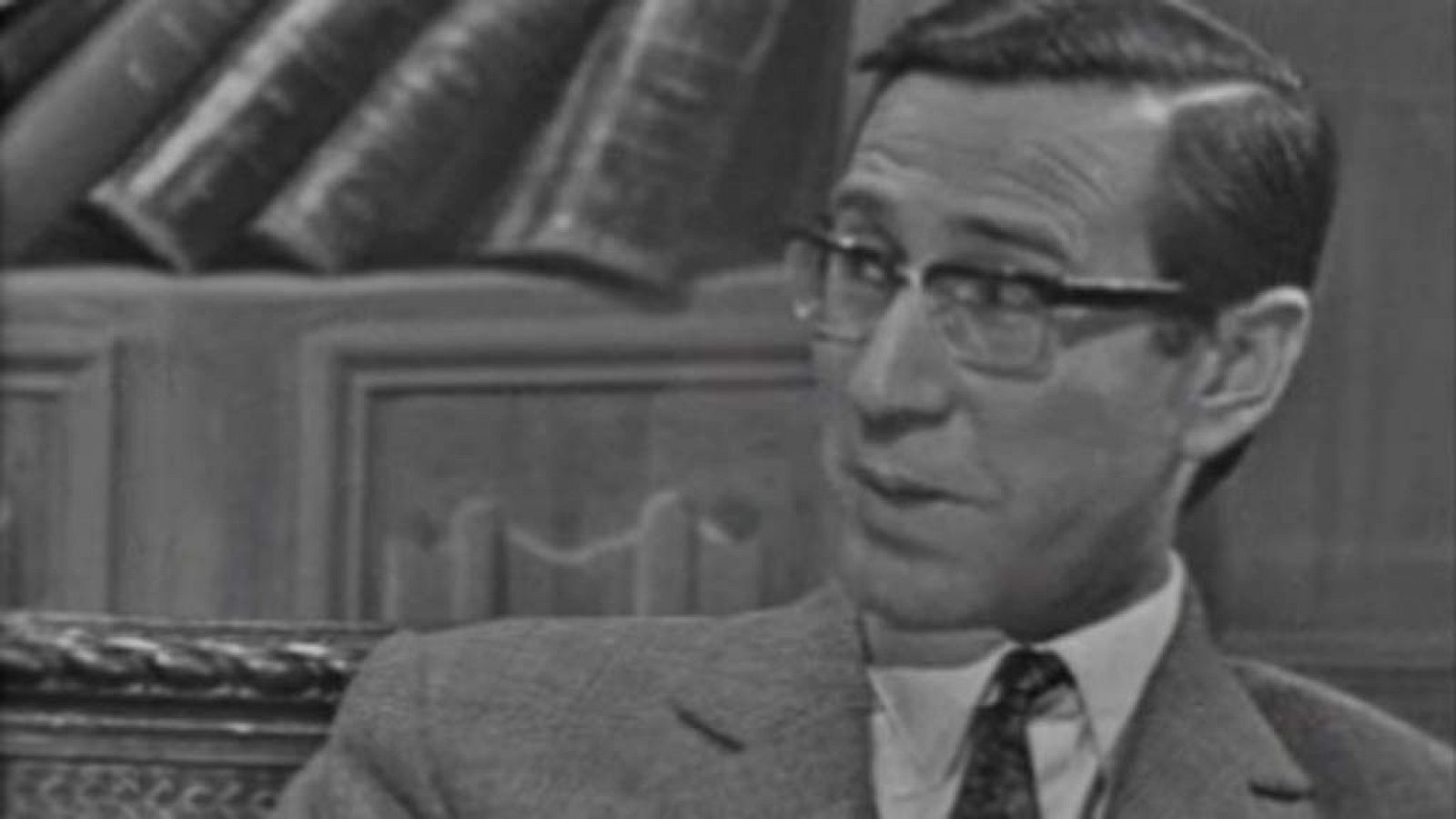 Fábulas - La zorra y el busto | Ver