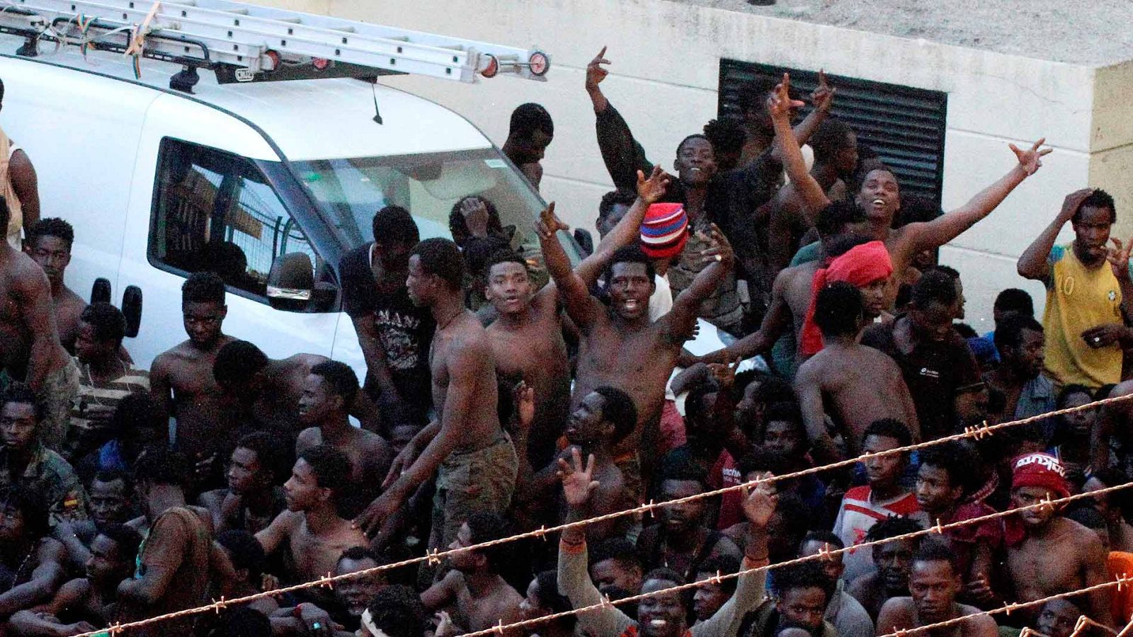 La Asociación de Guardias Civiles reclama más seguridad  para los agentes tras el salto a la valla de Ceuta