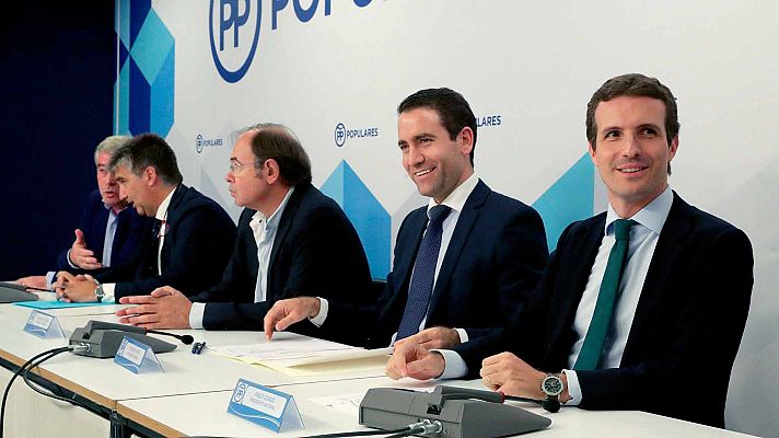 Telediario 1 - Casado toma las riendas de los Grupos Parlamentarios del PP