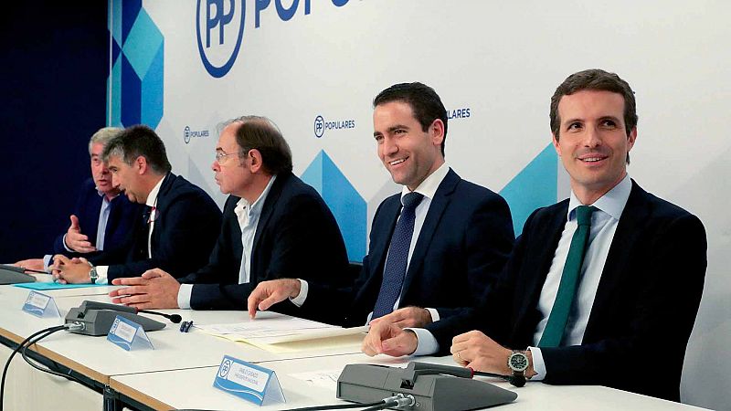 Casado toma las riendas de los Grupos Parlamentarios del PP