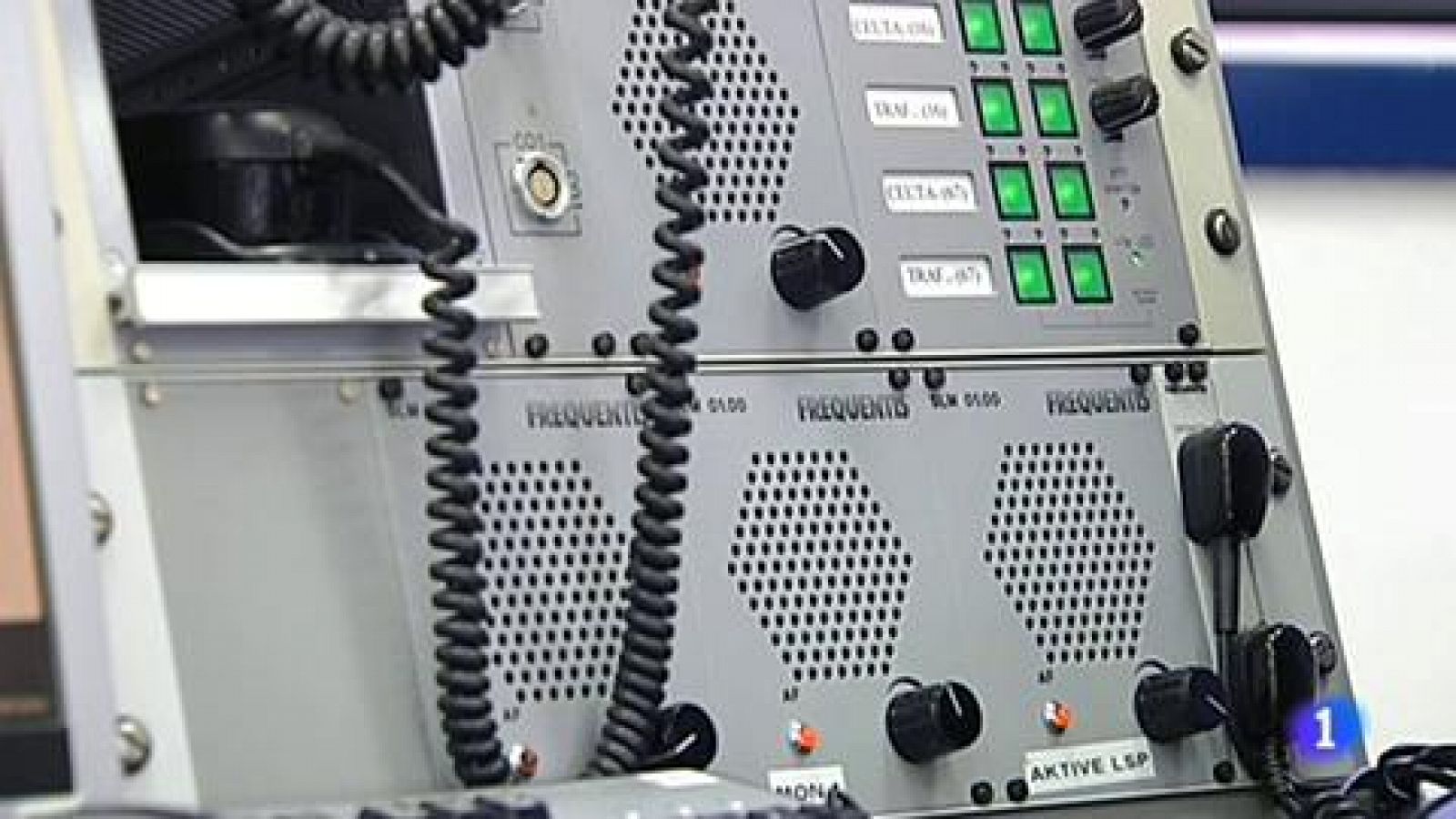 El centro operativo de Salvamento Marítimo de Tarifa coordina el auxilio de las unidades que operan en la costa de Cádiz