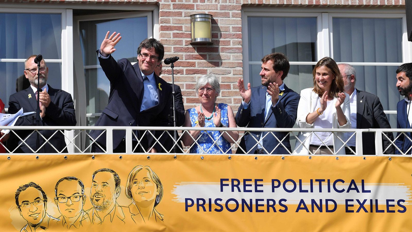 Puigdemont regresa a la bautizada como "casa de la república" en Waterloo