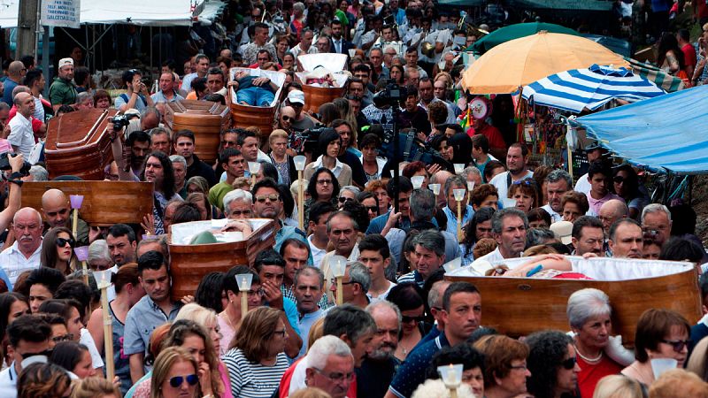 Romería de ataúdes en Galicia