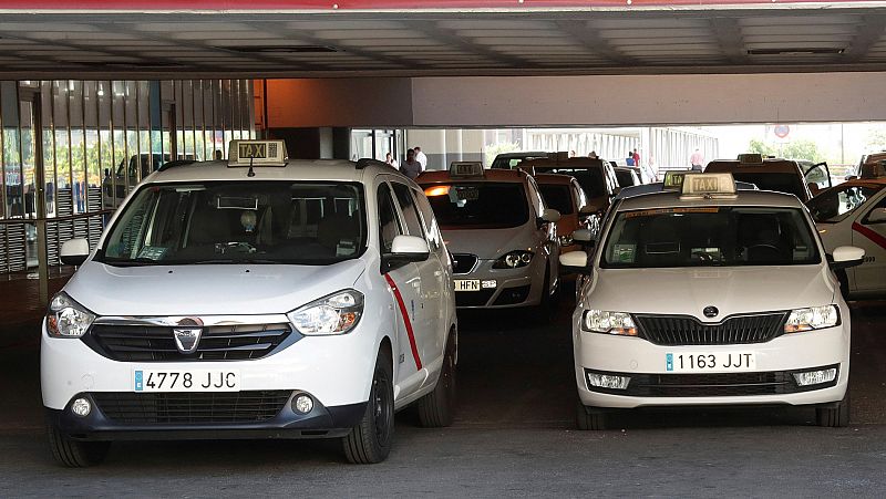 Huelga de taxistas a la espera de la reunión con Fomento