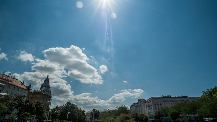 Temperaturas significativamente altas en buena parte del interior peninsular.