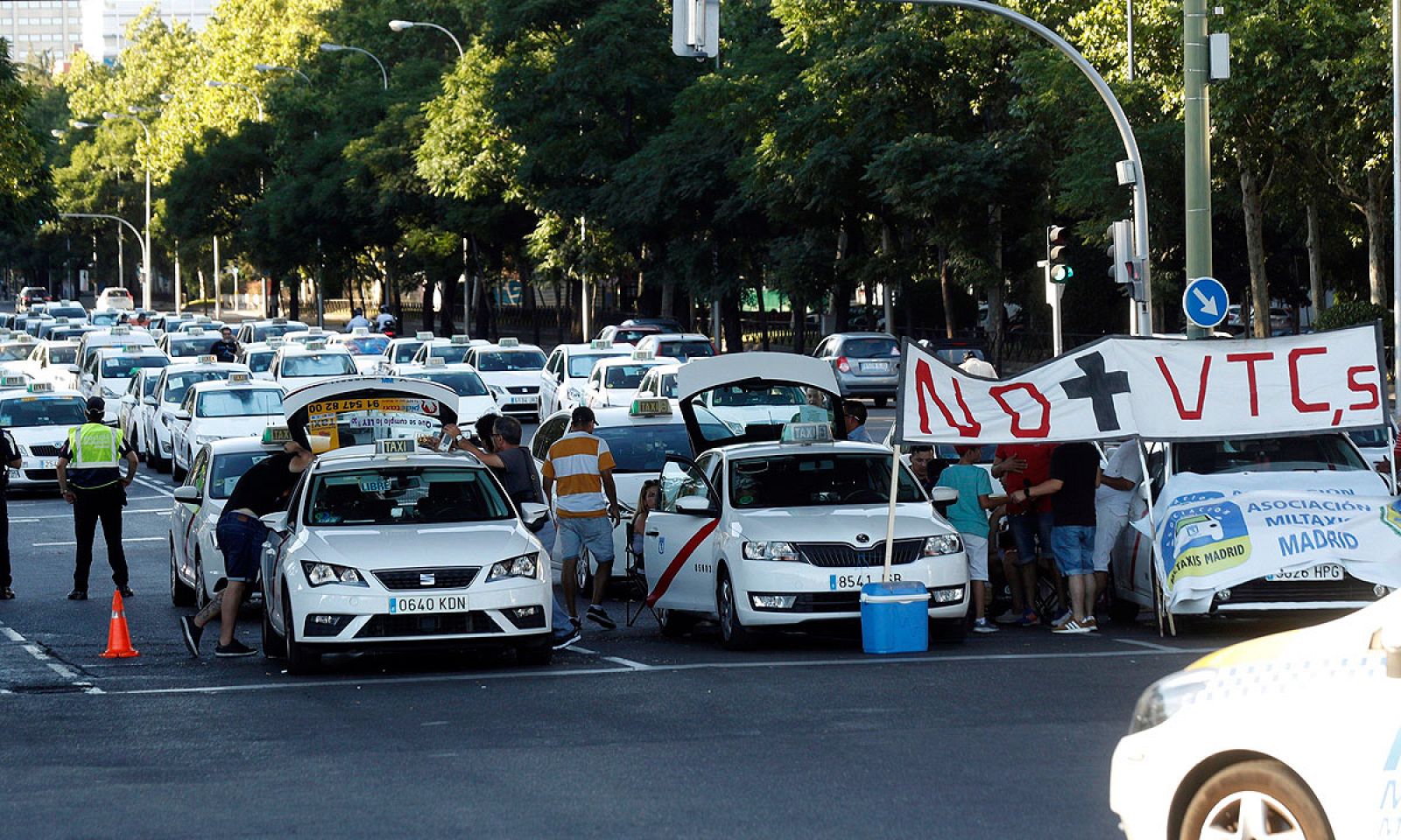 Las calles de las principales ciudades de España siguen tomadas por los taxistas