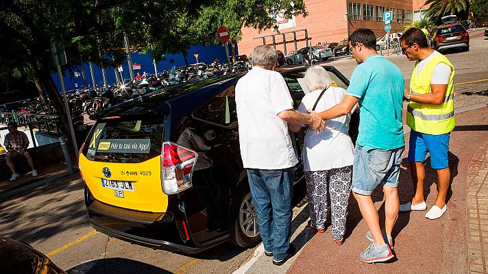 Telediario 1 - Los taxistas de Barcelona establecen servicios mínimos para emergencias