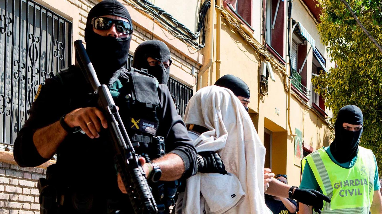 Dos detenidos en Mataró por reclutar a yihadistas para actividades terroristas