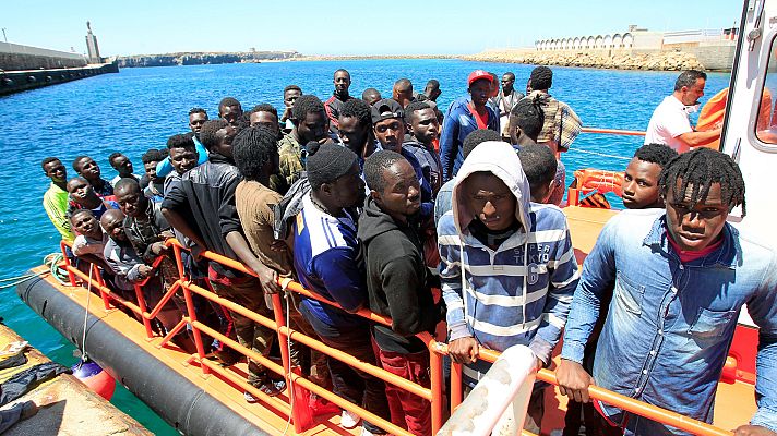 Telediario 1 - Juncker desbloqueará 55 millones para inmigración