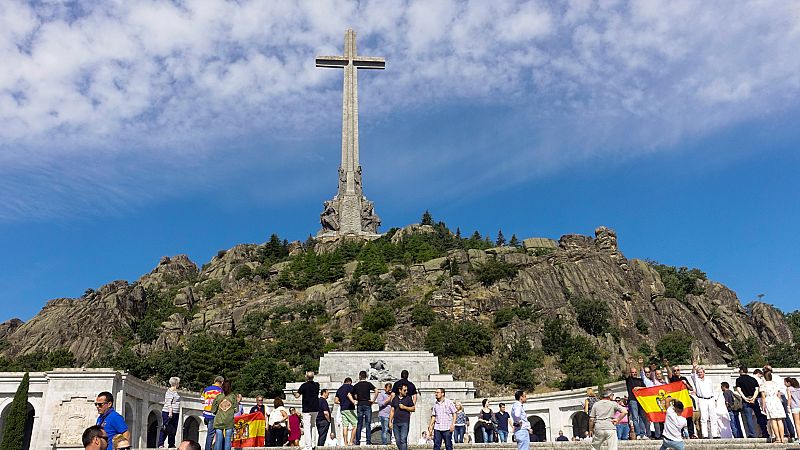 Sánchez asegura que Franco será exhumado "muy pronto" cuando se tengan las "garantias jurídicas" para hacerlo