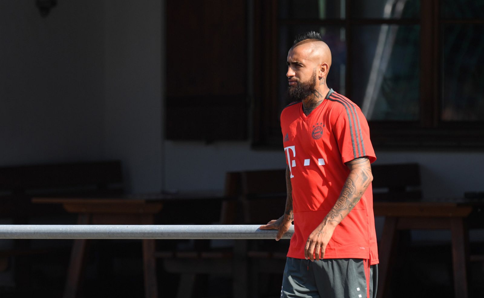 Vidal deja la concentración del Bayern entre rumores de fichaje por el Barça | Ver