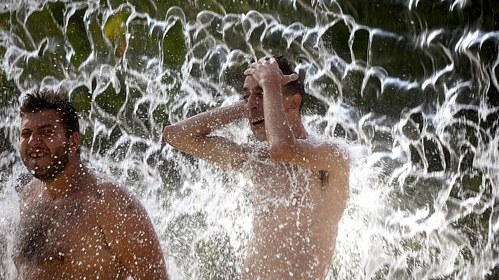 Telediario 1 - Las temperaturas ahogan a España en la primera ola de calor del verano