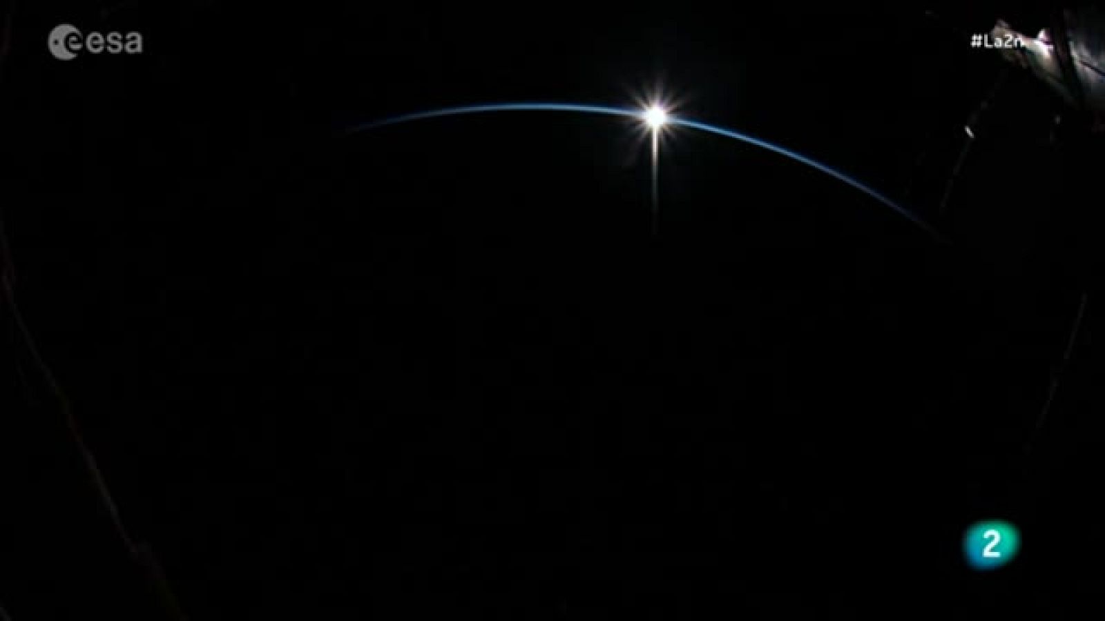 Amanecer en el espacio