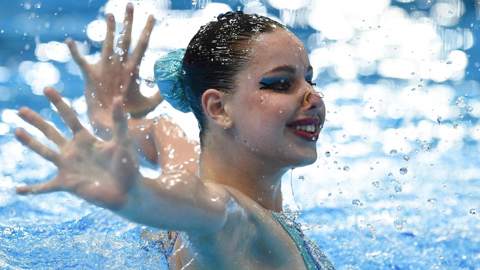 European Championships. Iris Tio, de 15 años, cuarta en rutina libre individual | Ver