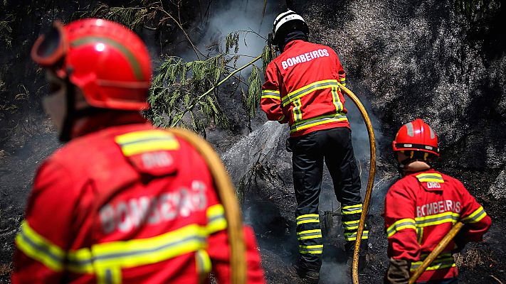 Telediario 1 - Las llamas siguen avanzando en el Algarve tras seis días de incendio
