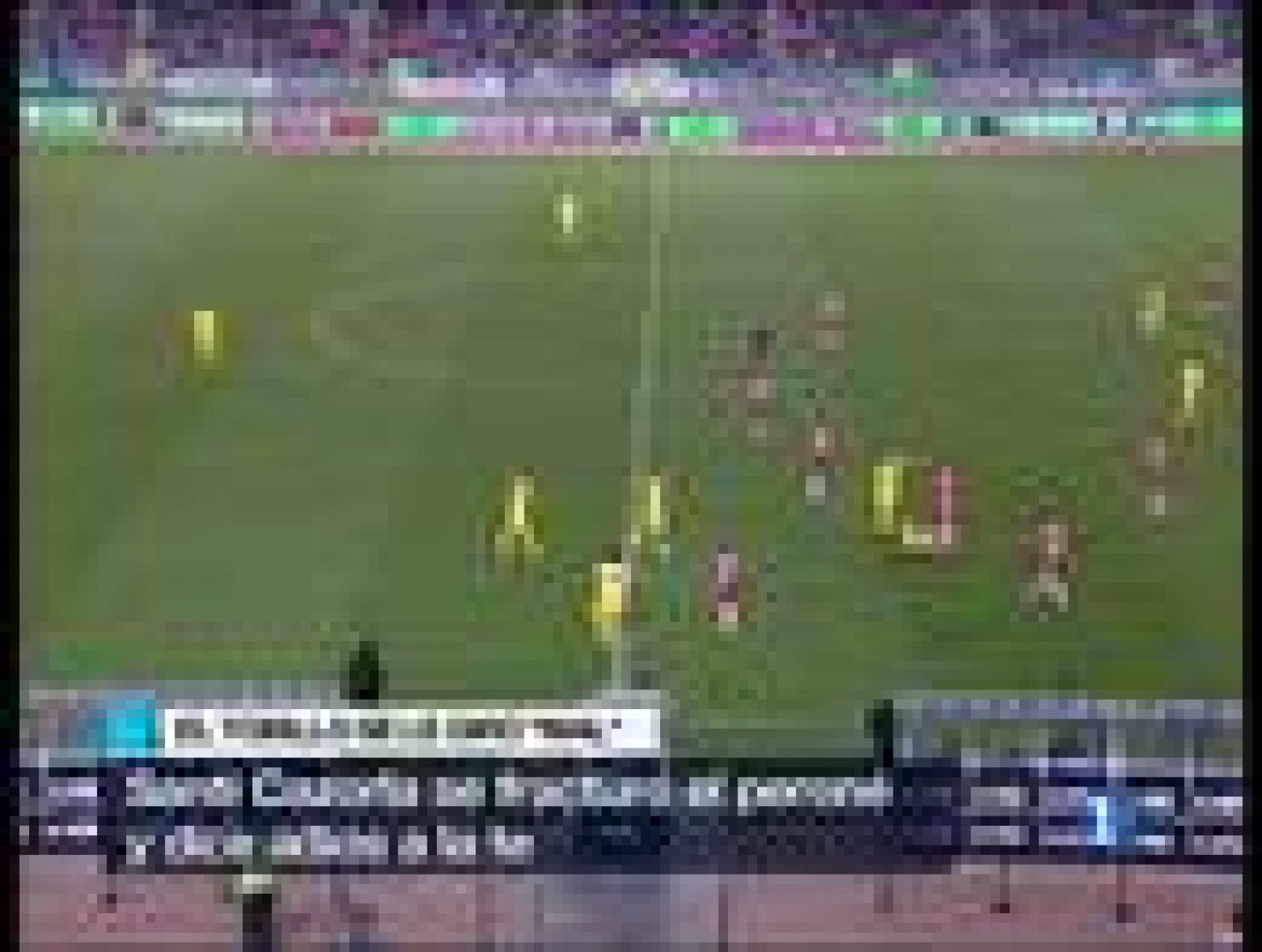 Santi Cazorla puede decir adiós a la temporada tras la rotura de peroné que sufrió ante el Almería.