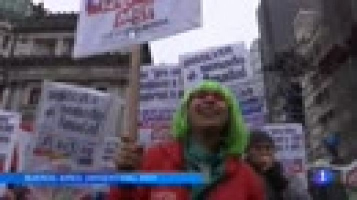 Telediario 1 - El Senado decide sobre la ley para despenalizar el aborto en Argentina