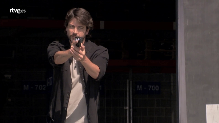 Servir y proteger - Iker salva la vida a Somoza