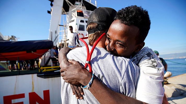 Así es el protocolo de recepción de los 87 migrantes que han desembarcado en Algeciras