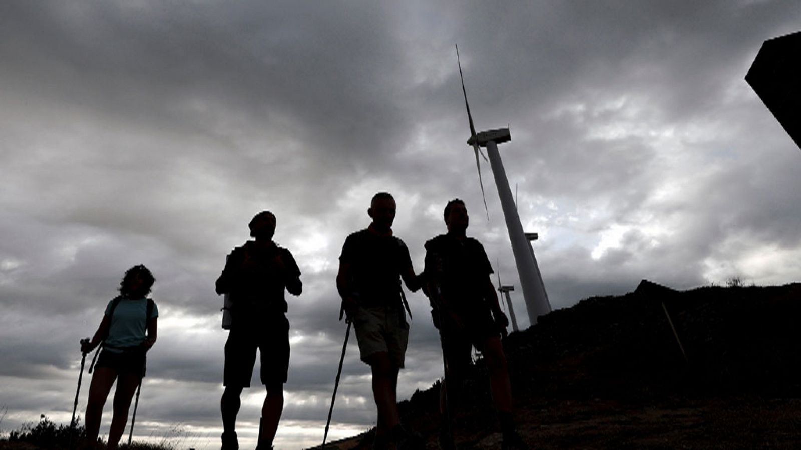 El tiempo: Chubascos y tormentas localmente fuertes y con granizo en el norte de Aragón, Cataluña y, a primeras horas, en el Cantábrico oriental y Navarra, sin descartar que puntualmente alcancen intensidad muy fuerte  | RTVE Play