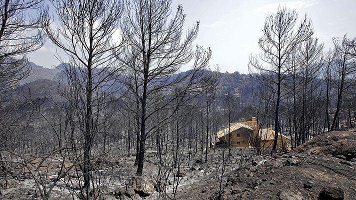 El incendio de Llutxent está estabilizado y los vecinos vuelven a sus casas