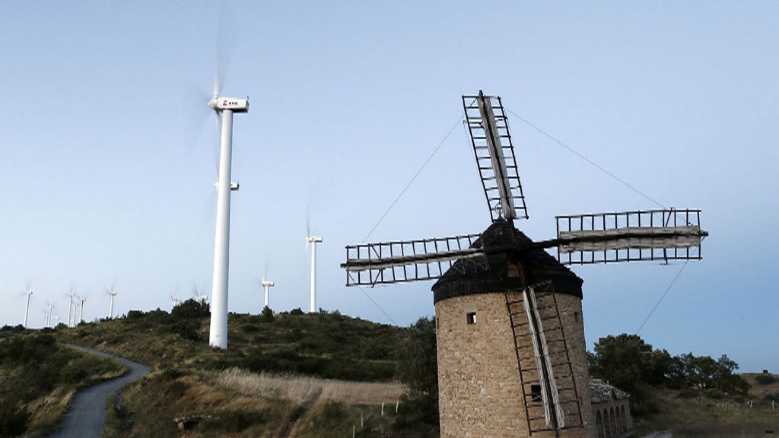 El tiempo: Precipitaciones localmente fuertes y persistentes en Valencia, sin descartar que sean localmente fuertes o muy fuertes en Baleares, sistema Ibérico y sierras del sudeste   | RTVE Play