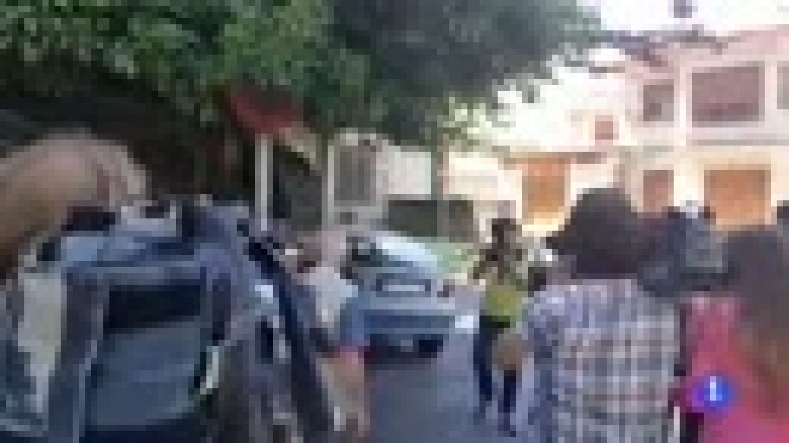 El juez deja en libertad con cargos al patriarca de los Charlines y a su hijo y envía a prisión a doce detenidos