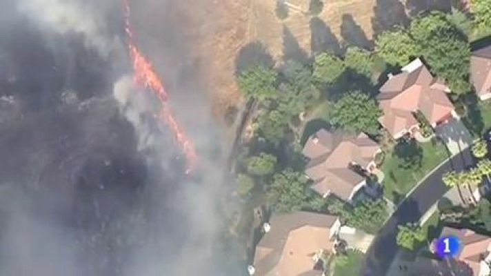 Telediario 1 - En California ya son 10 los fallecidos en los incendios que arrasan el estado