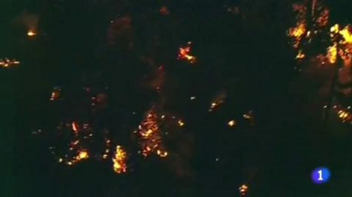 Telediario 1 - El FBI investiga cómo un operario de pista del aeropuerto de Seattle pudo robar y estrellar un avión