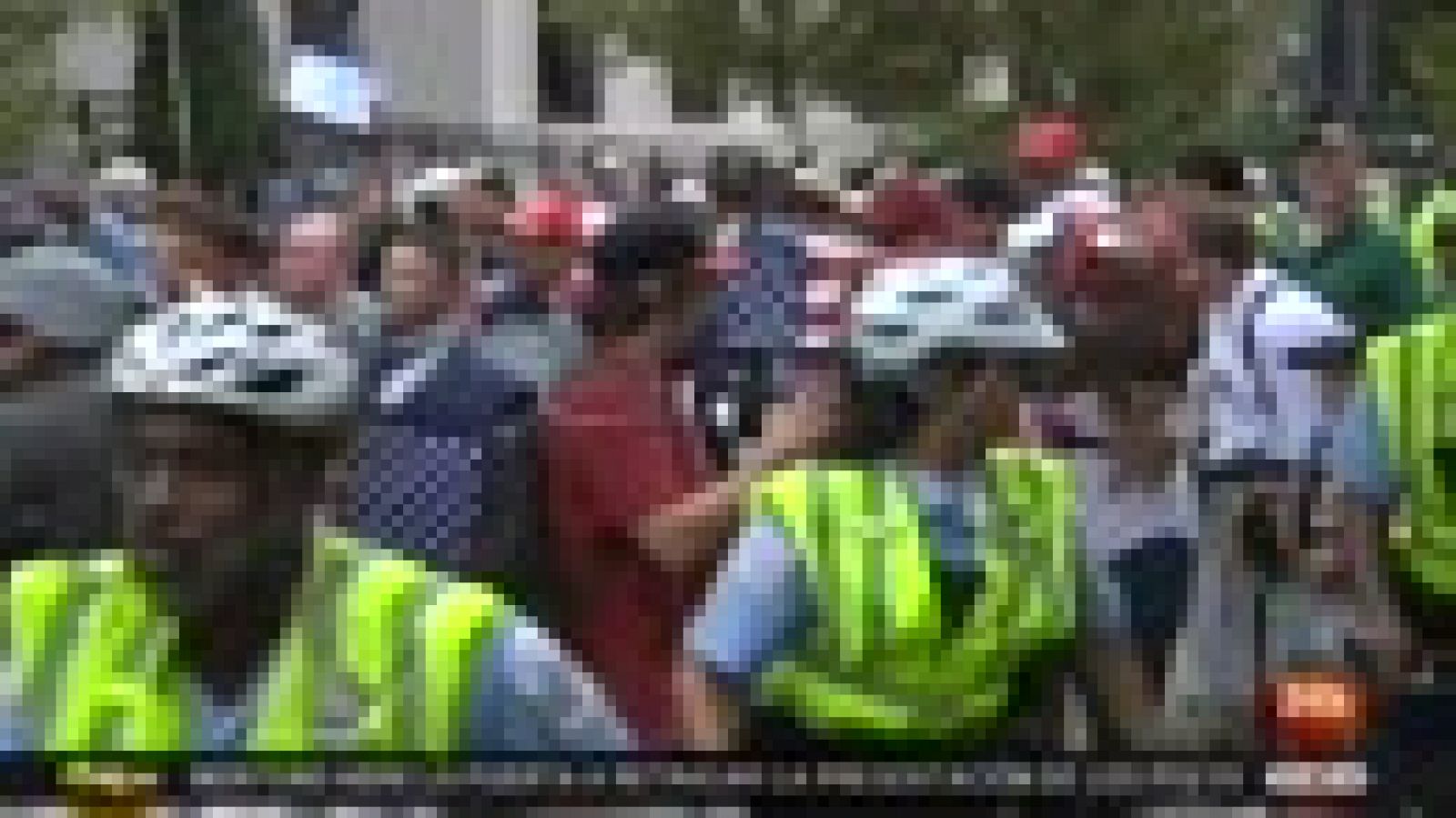 Una marea humana arrincona a los supremacistas blancos en su manoifestación ante la Casa Blanca