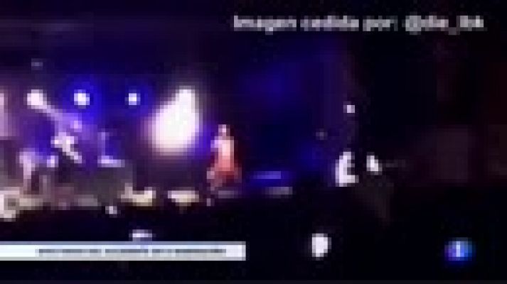 Un asistente al festival O Marisquiño captó el momento del derrumbe mientras grababa con su móvil el concierto