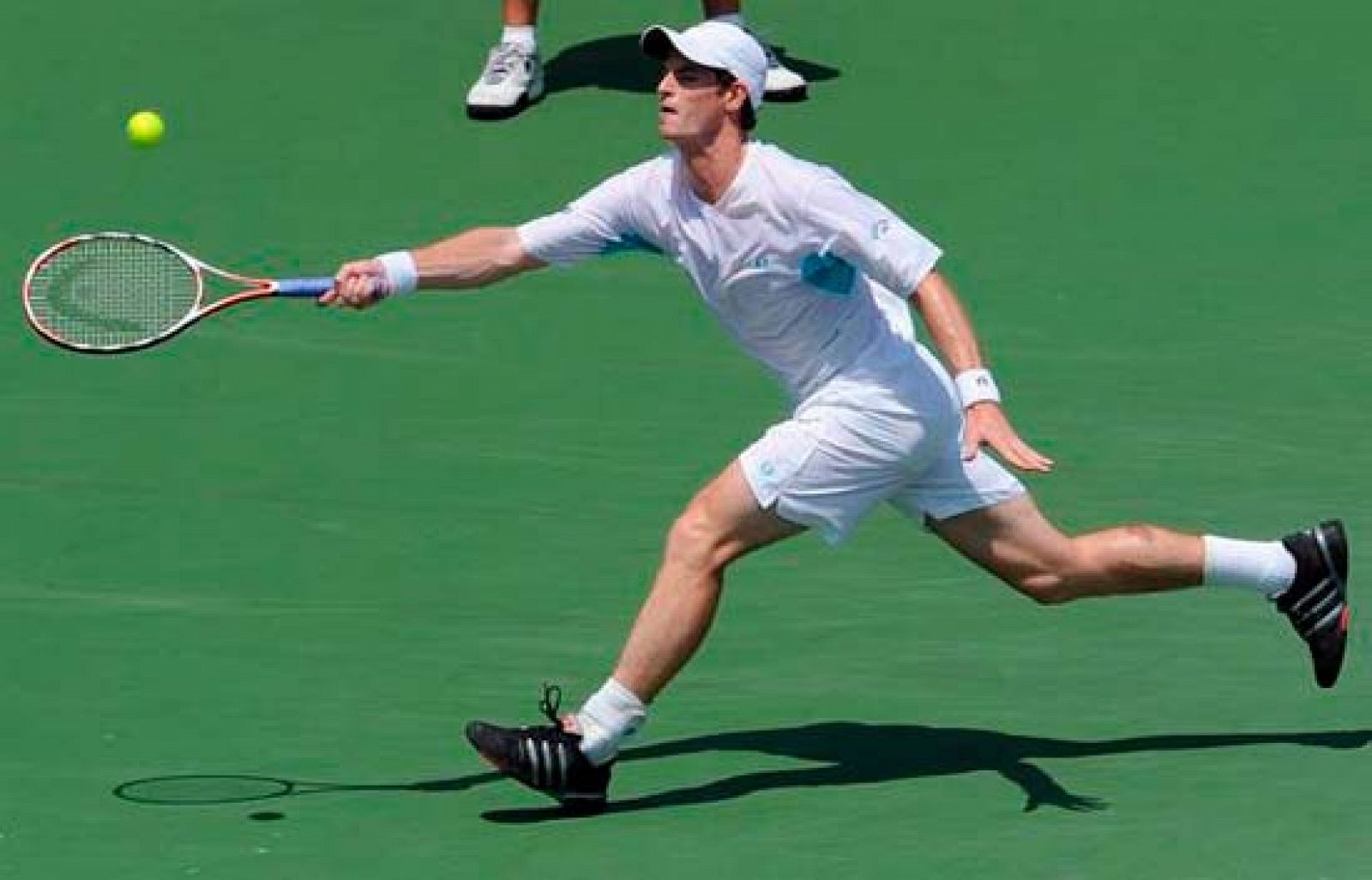 El escocés Andy Murray se adjudicó el Masters 1000 de Miami ante el serbio Novak Djokovic por un claro 6-2, 7-5. El próximo torneo será el de Montecarlo, ya en tierra batida.