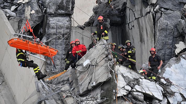 Sube a 35 el número de muertos por el desplome de un viaducto en Génova y Salvini promete "justicia"