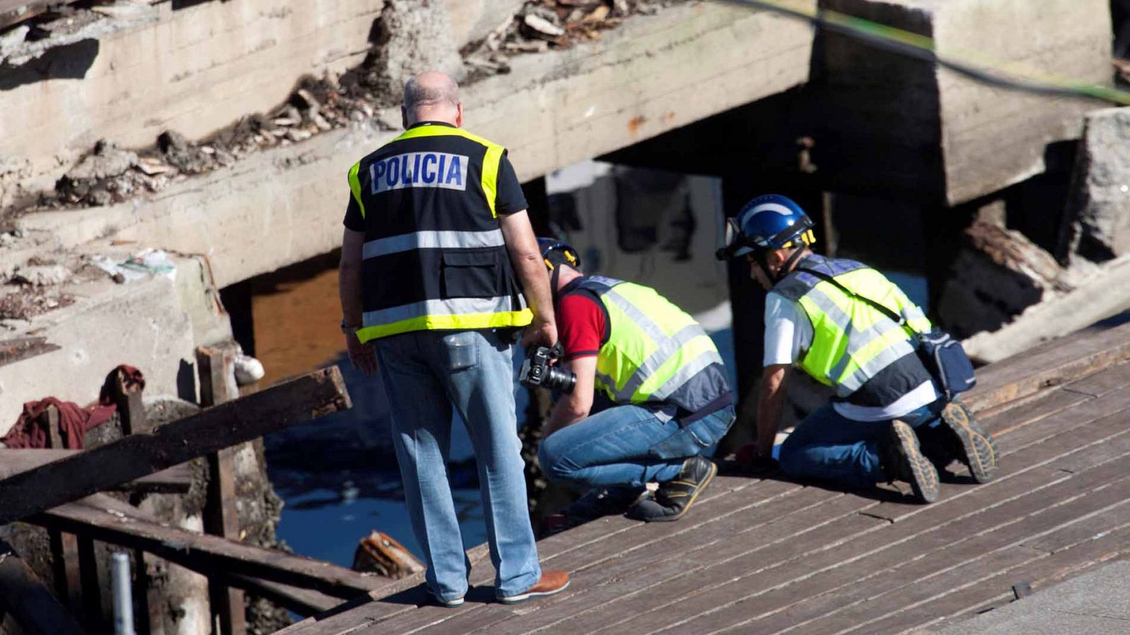 O Marisquiño: Ayuntamiento y Puerto de Vigo eluden responsabilidades mientras la Policía recibe las primeras denuncias