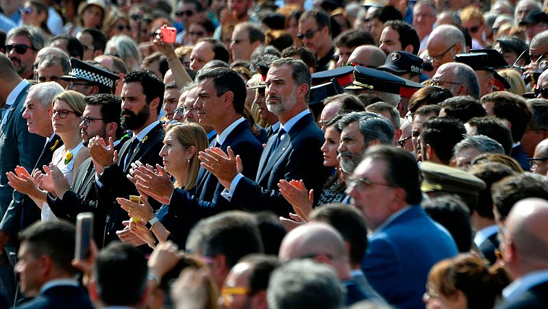 Barcelona recuerda a las v�ctimas en el primer aniversario de los atentados en Catalu�a