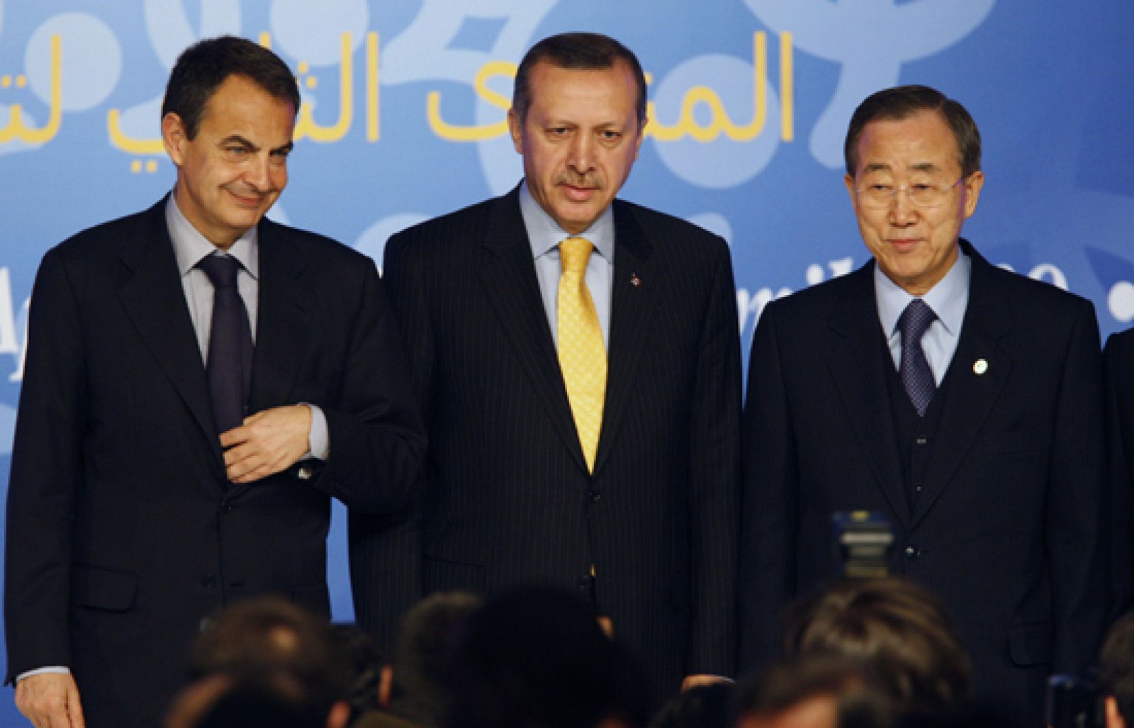 El presidente del Gobierno participa en Estambul en el segundo Foro de la Alianza de civilizaciones | Ver