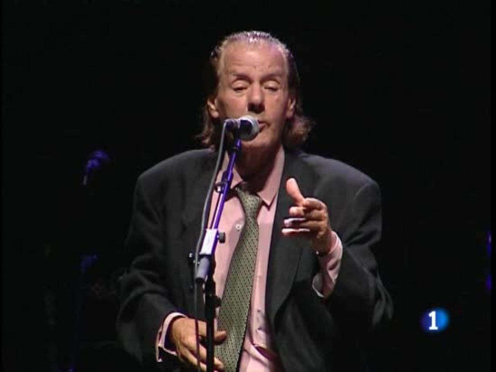 El cantaor gaditano Chano Lobato ha muerto en Sevilla después de una larga enfermedad | Ver