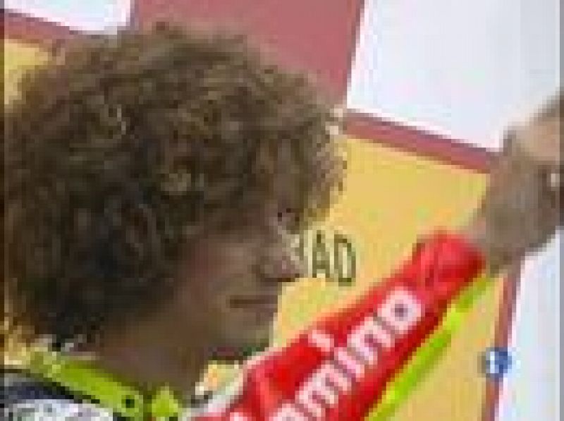 El actual campeón del mundo de 250 c.c., Marco Simoncelli, se ha fracturado la muñeca derecha a seis días del comienzo del mundial.