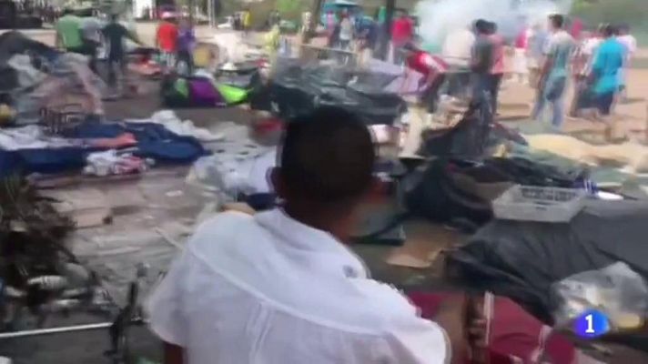 Telediario 1 - En Brasil un grupo de inmigrantes venezolanos ha sido atacado por la población