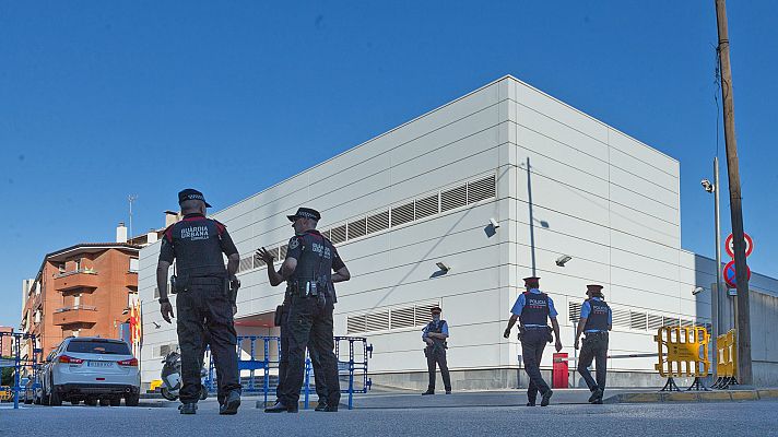 Los Mossos tratan el ataque a su comisaría de Cornellà como "atentado terrorista"