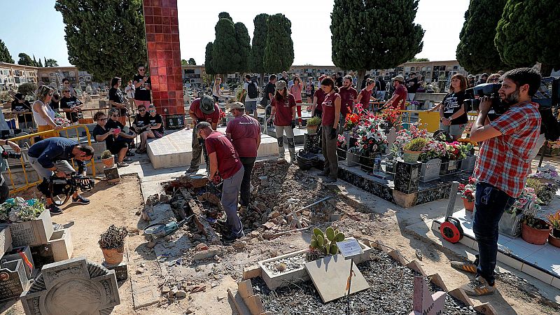 Comienza la exhumación de cerca de 100 fusilados de una fosa común de Paterna (Valencia)