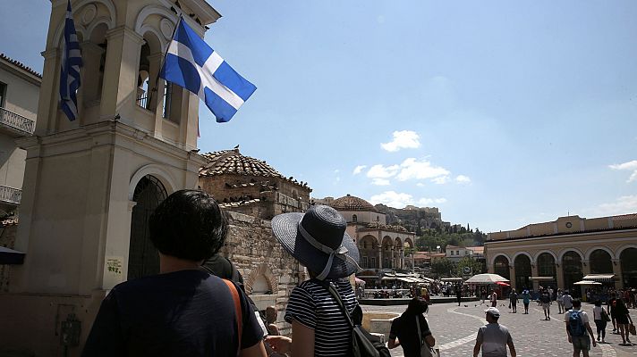 Telediario 1 - Grecia deja atrás el rescate financiero pero Bruselas continuará supervisando sus cuentas